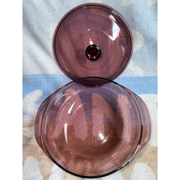 Vintage Pyrex 023 Cranberry Round 1.5L Glass Baking Casserole Dish Purple USA - Picture 1 of 7